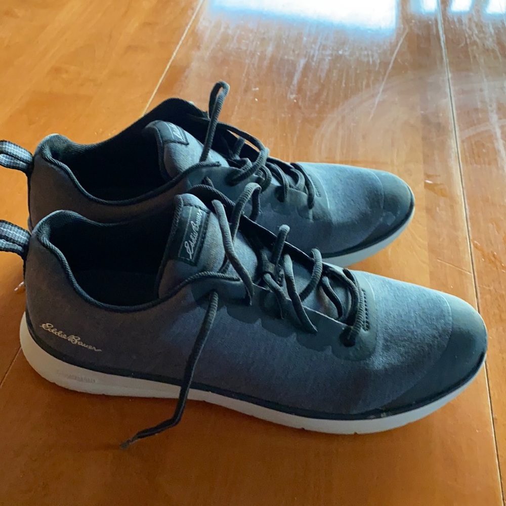 Eddie Bauer runner cloud nine size 10